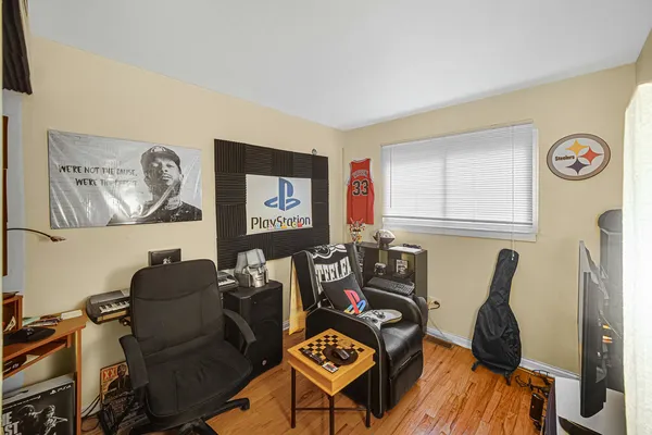 $160,000 | 16913 Western Avenue, Hazel Crest, IL 60429