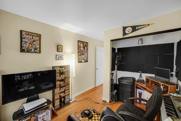 $160,000 | 16913 Western Avenue, Hazel Crest, IL 60429
