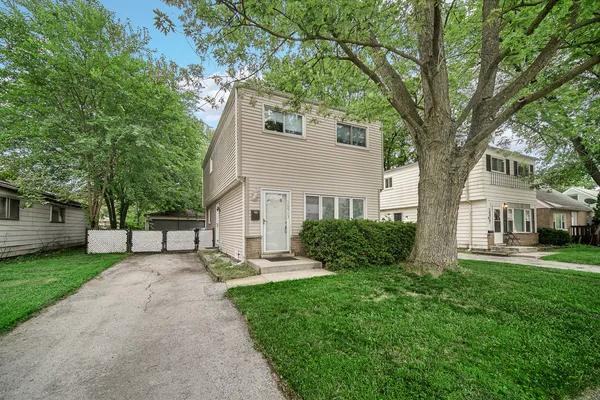 $160,000 | 16913 Western Avenue, Hazel Crest, IL 60429