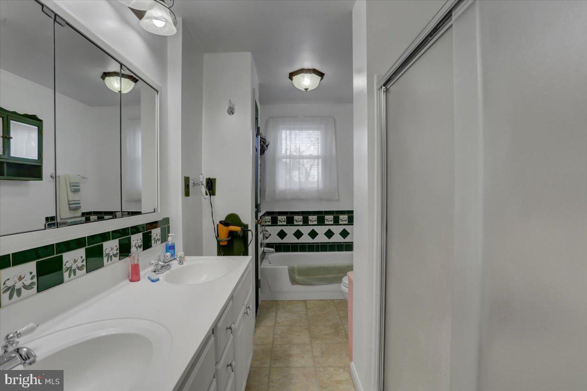 12089 Scott Road Waynesboro, PA 17268 - Photo 11 of 37 Gallery Image 11