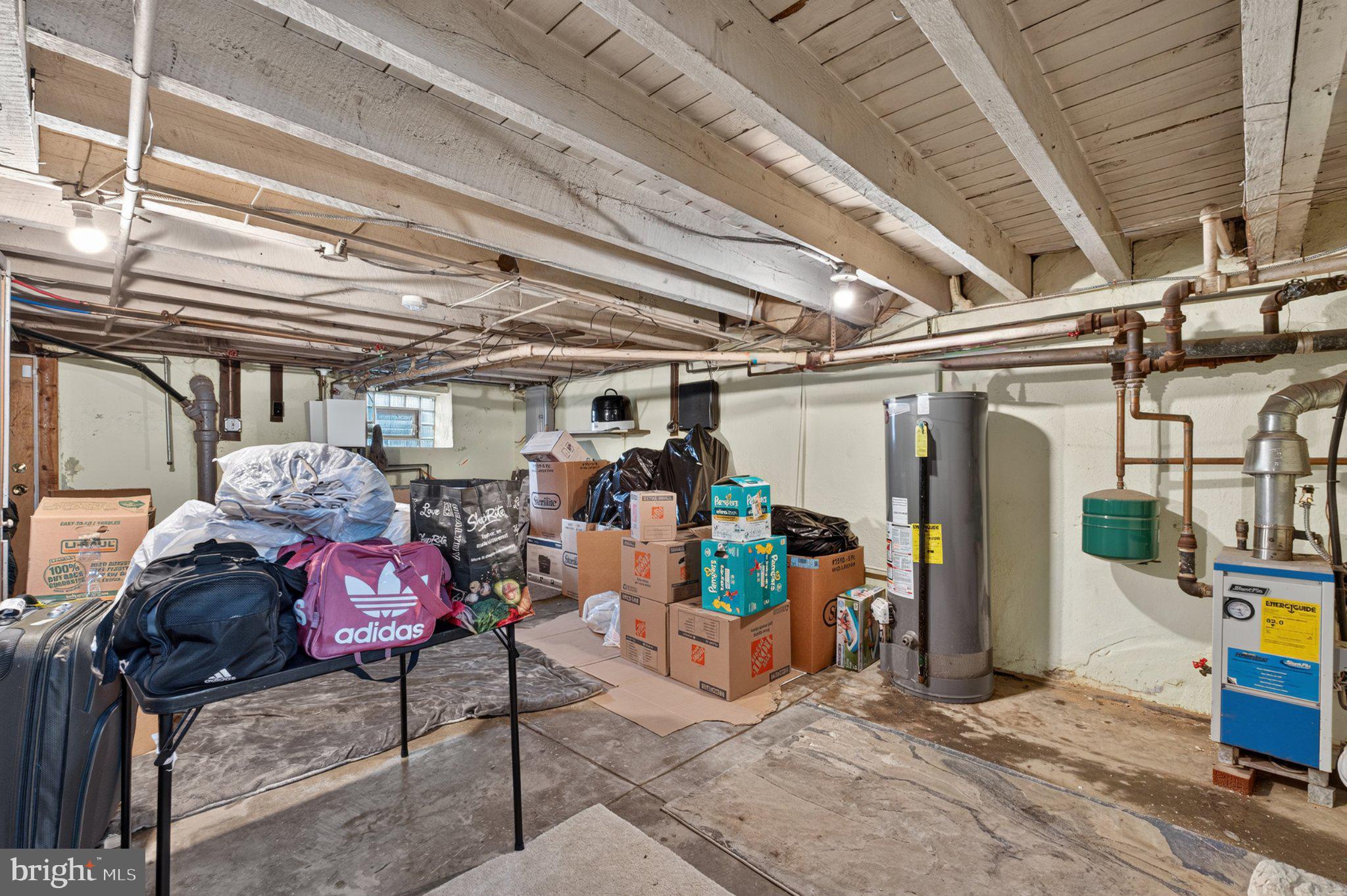 226 West Laveer Street Philadelphia, PA 19120 - Photo 12 of 23 a view of store room with furniture