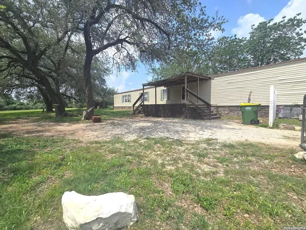 $1,300 | 290 Brianna Court, Von Ormy, TX 78073