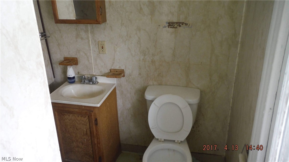1396 Giddings Road Cleveland, OH 44103 - Photo 4 of 10 Gallery Image 4
