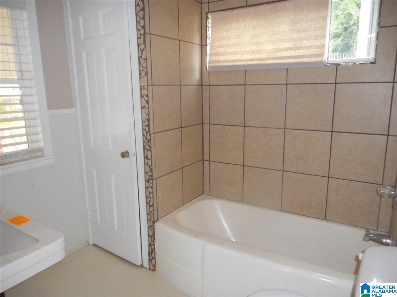 100 4th Avenue East Oneonta, AL 35121 - Photo 8 of 19