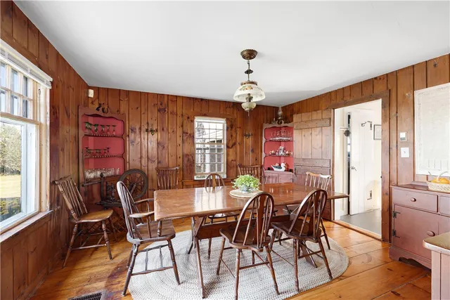$3,575,000 | 8 Lincoln Avenue, Little Compton, RI 02837