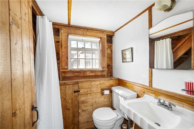 $3,575,000 | 8 Lincoln Avenue, Little Compton, RI 02837