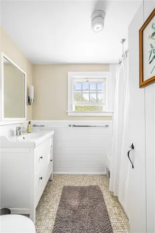 $3,575,000 | 8 Lincoln Avenue, Little Compton, RI 02837