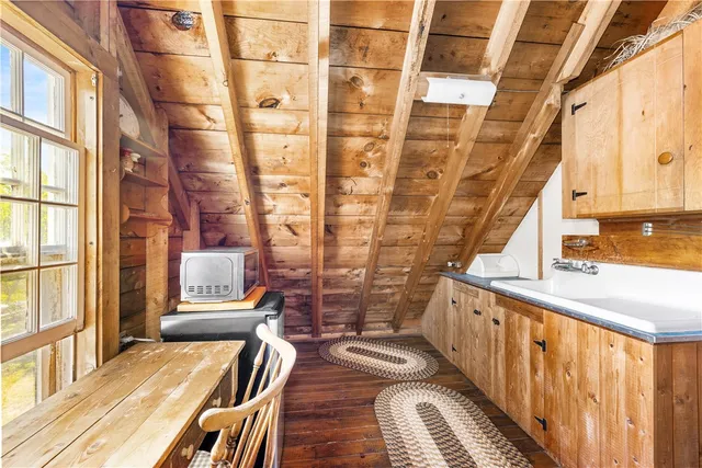 $3,575,000 | 8 Lincoln Avenue, Little Compton, RI 02837