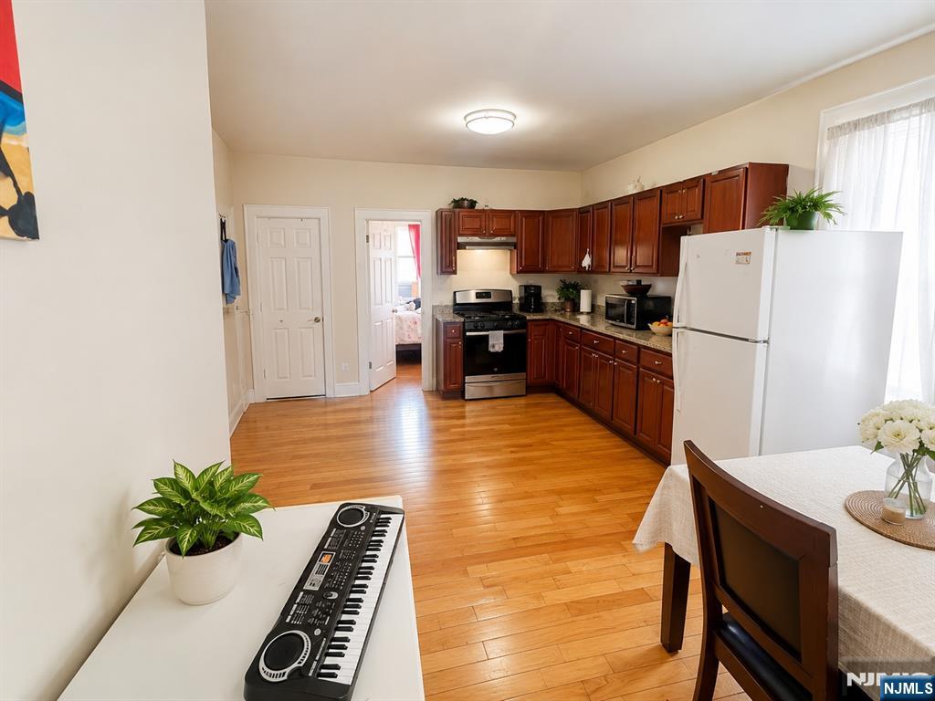 314 Smith Street Newark, NJ 07106 - Photo 11 of 17