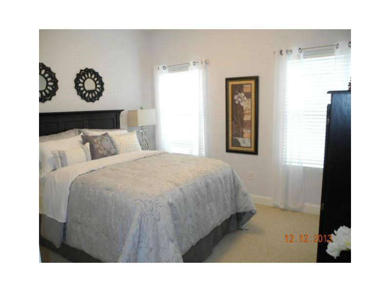 301 West Shore Road, Unit 12 Warwick, RI 02889 - Photo 6 of 8 Bedroom. First floor bedroom