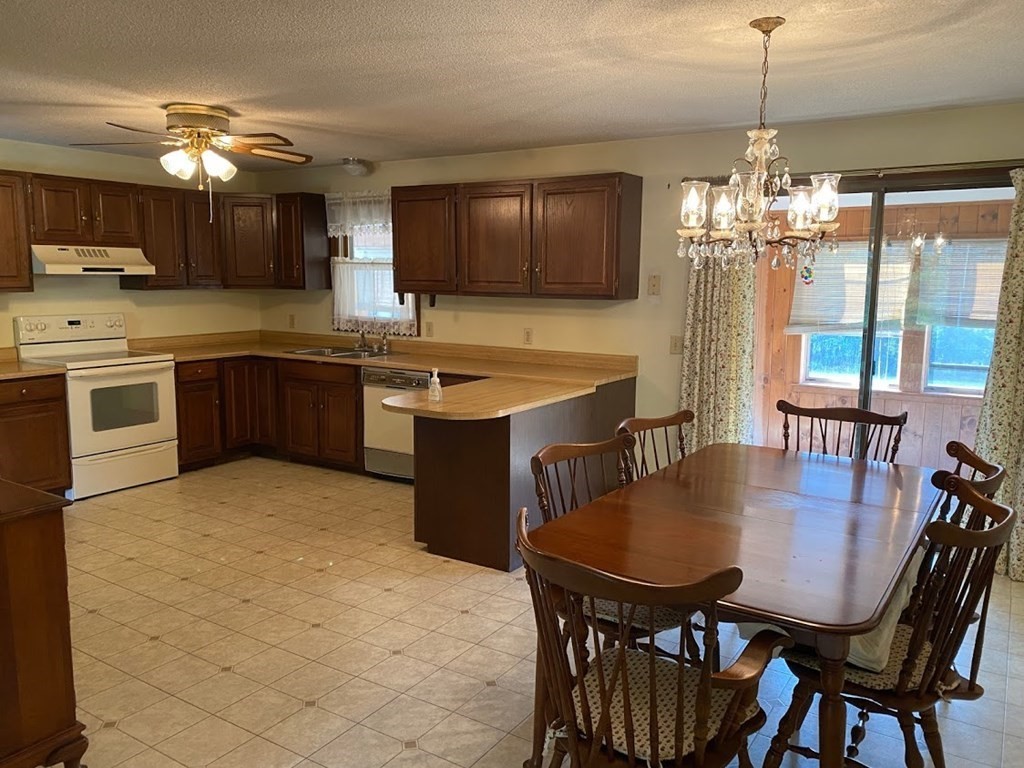 64 Little Turnpike Road Shirley, MA 01464 - Photo 3 of 6