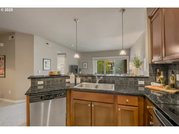 $285,000 | 3135 Summerlinn Drive, West Linn, OR 97068