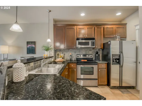$285,000 | 3135 Summerlinn Drive, West Linn, OR 97068