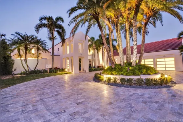 $8,995,000 | 6996 Southeast Harbor Circle, Stuart, FL 34996