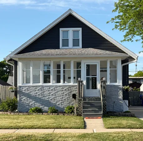 $349,900 | 2007 27th Street, Kenosha, WI 53140