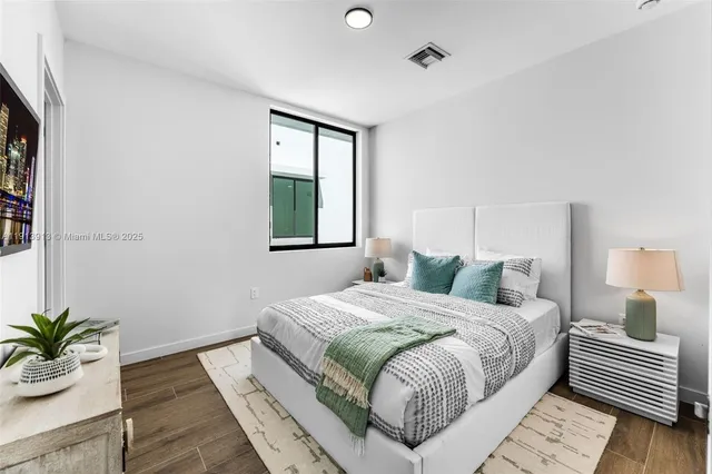 $7,000 | 515 Northeast 61st Street, Miami, FL 33137