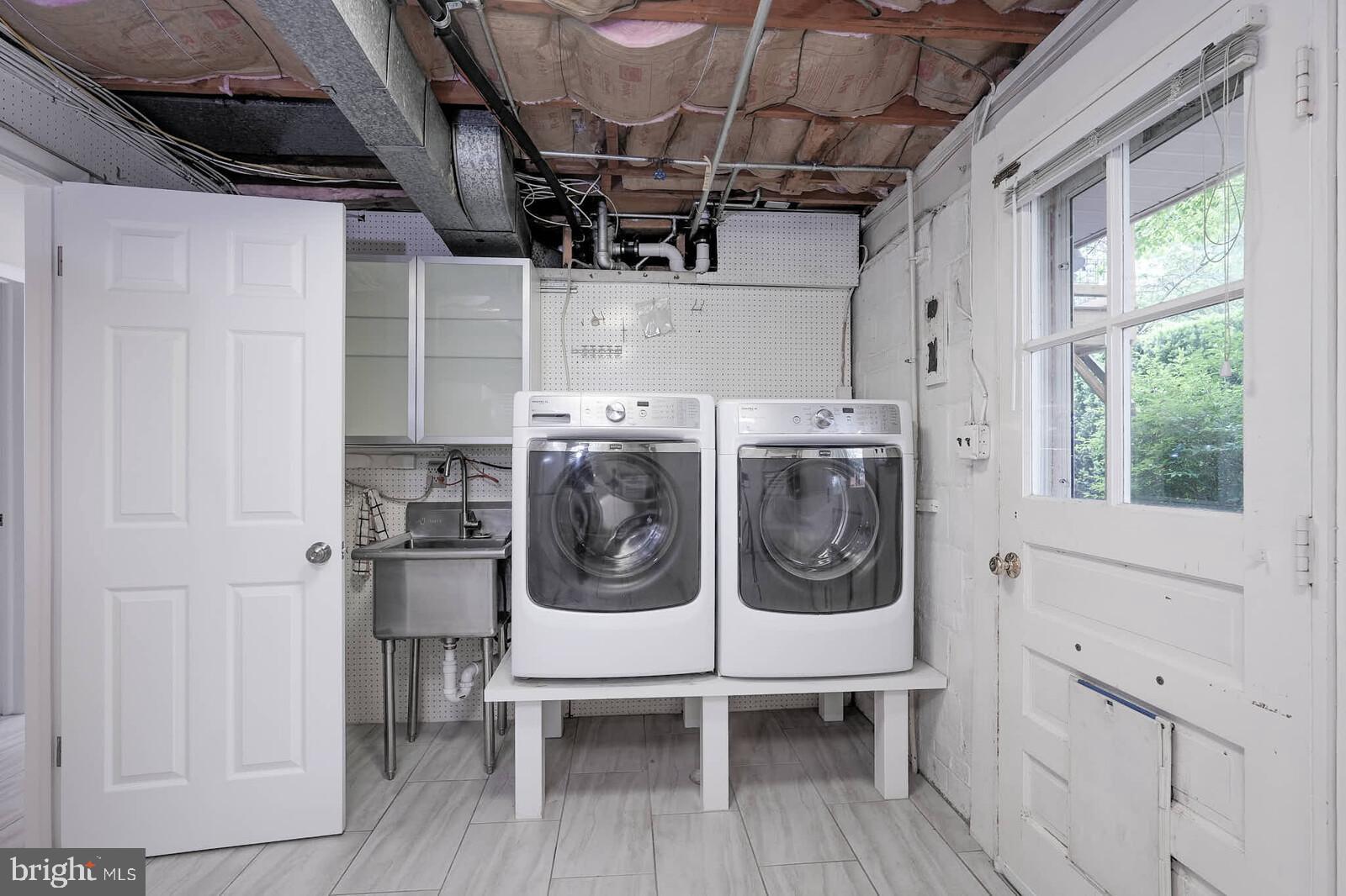 6511 Engel Drive McLean, VA 22101 - Photo 43 of 56 a utility room with dryer and washer