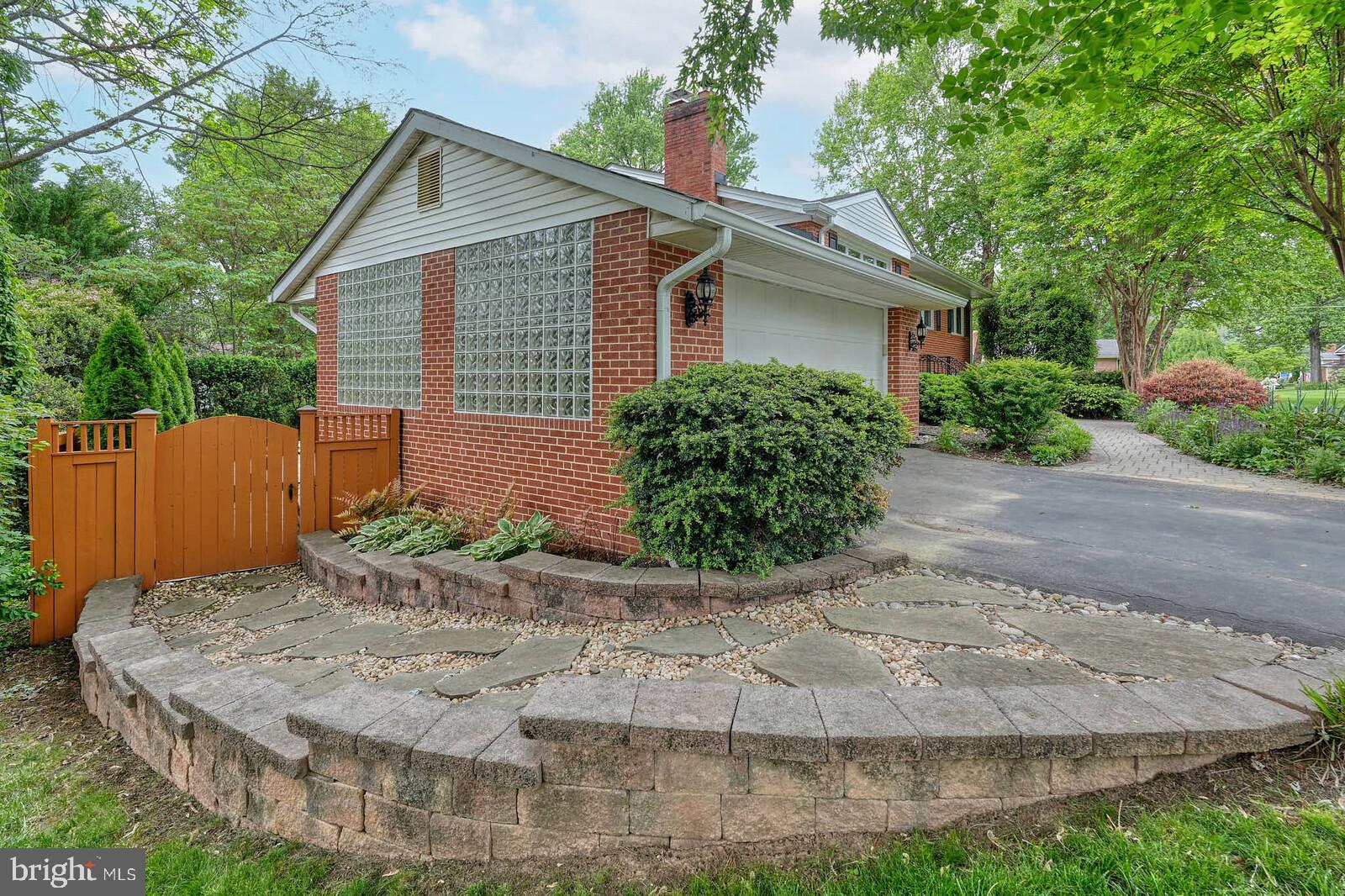 6511 Engel Drive McLean, VA 22101 - Photo 7 of 56 Gated backyard