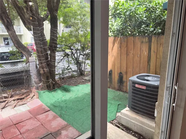 $2,250 | 7985 Northwest 8th Street, Unit 105A, Miami, FL 33126