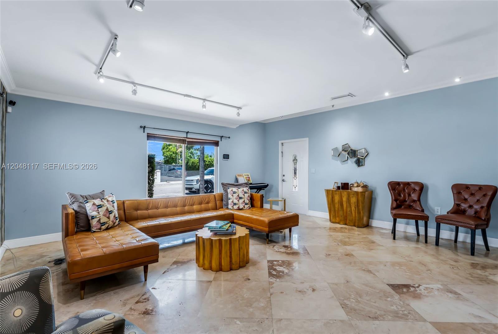 114 Southwest Sw 57th Court Miami, FL 33144 - Photo 5 of 38