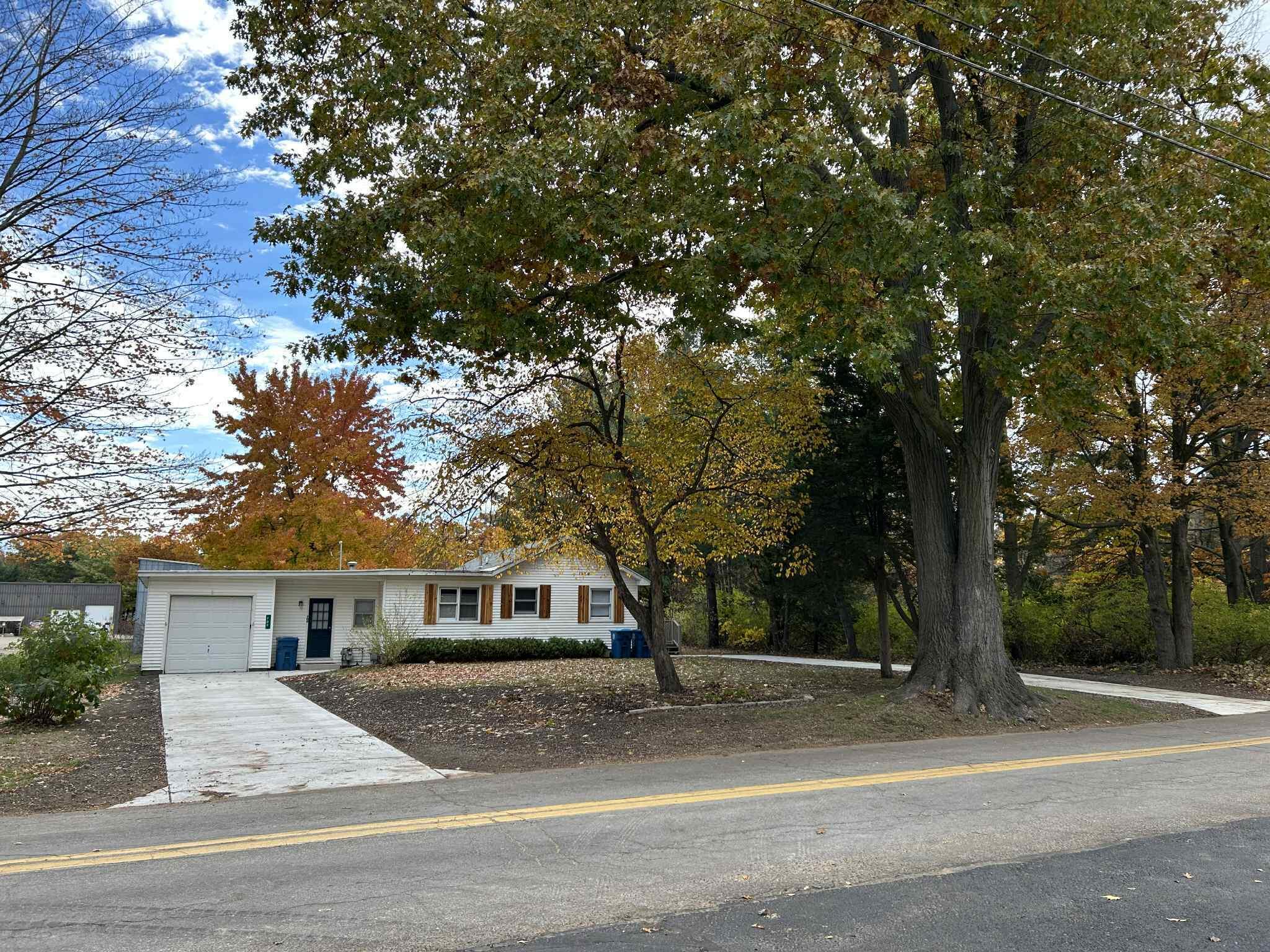 707 N Maple