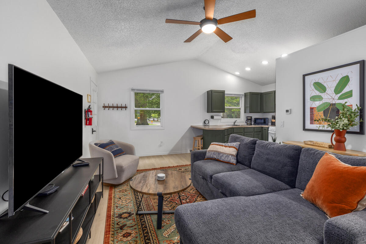 707 North Maple Street Saugatuck, MI 49453 - Photo 16 of 29 Cozy