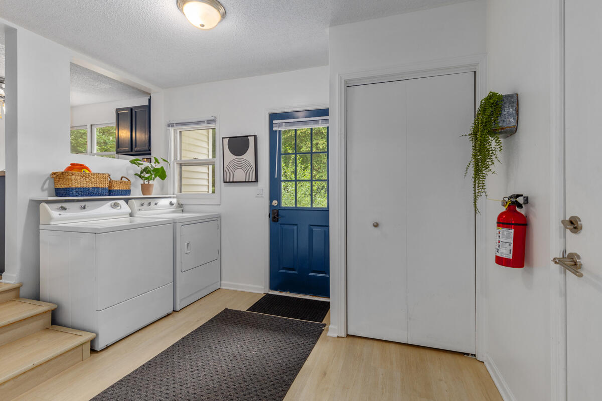 707 North Maple Street Saugatuck, MI 49453 - Photo 6 of 29 Laundry