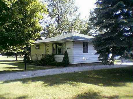 11681 North McCulloch Road Syracuse, IN 46567 - Photo 1 of 1 Gallery Image 1