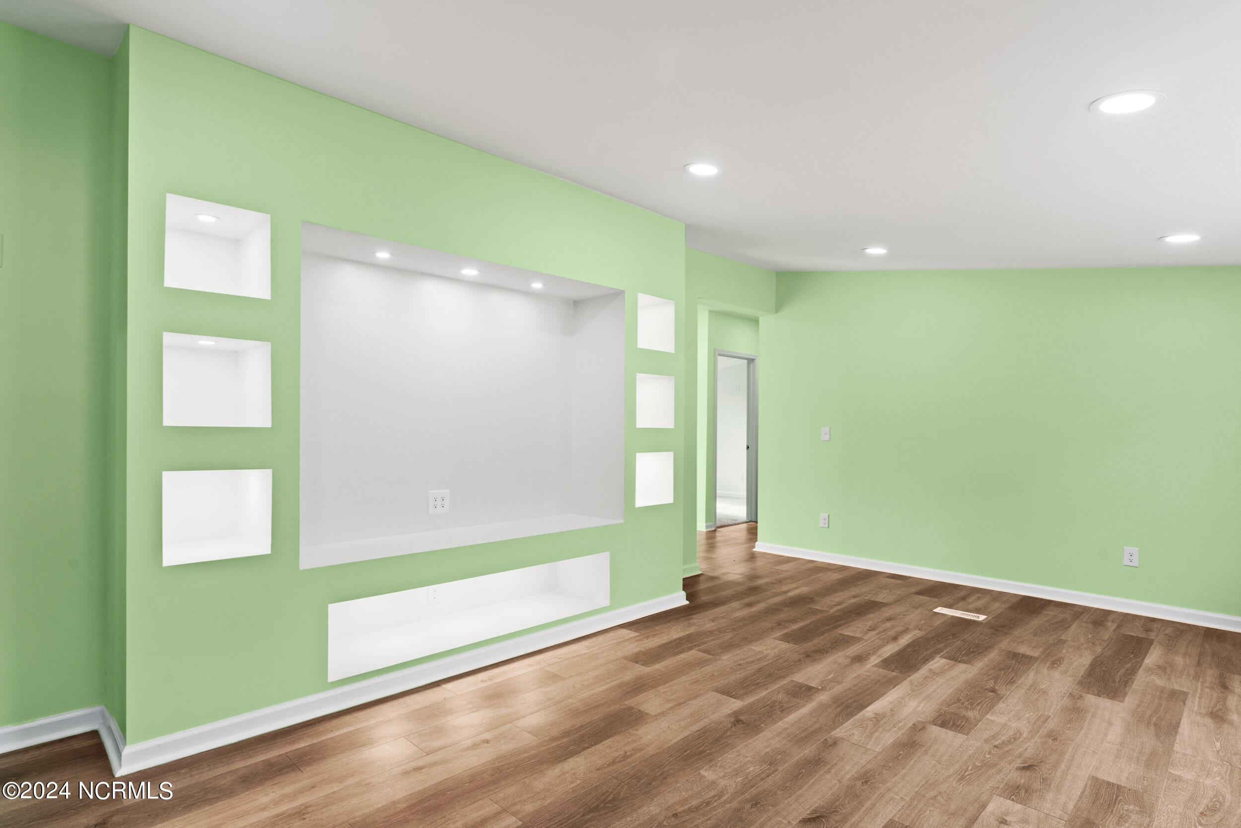 168 Stocking Head Road Rose Hill, NC 28458 - Photo 4 of 40 168stockingheadrd_00014