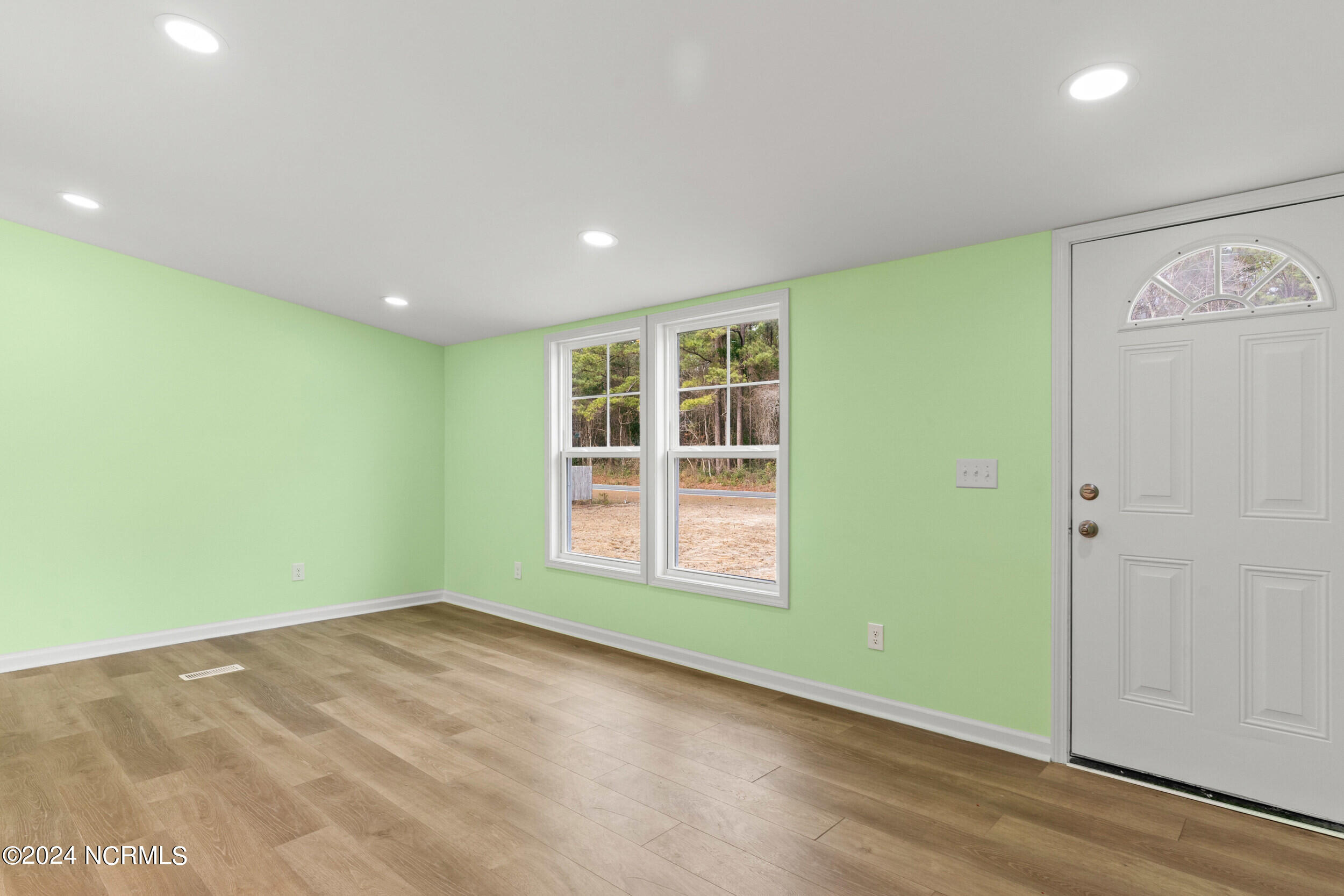 168 Stocking Head Road Rose Hill, NC 28458 - Photo 6 of 40 168stockingheadrd_00015