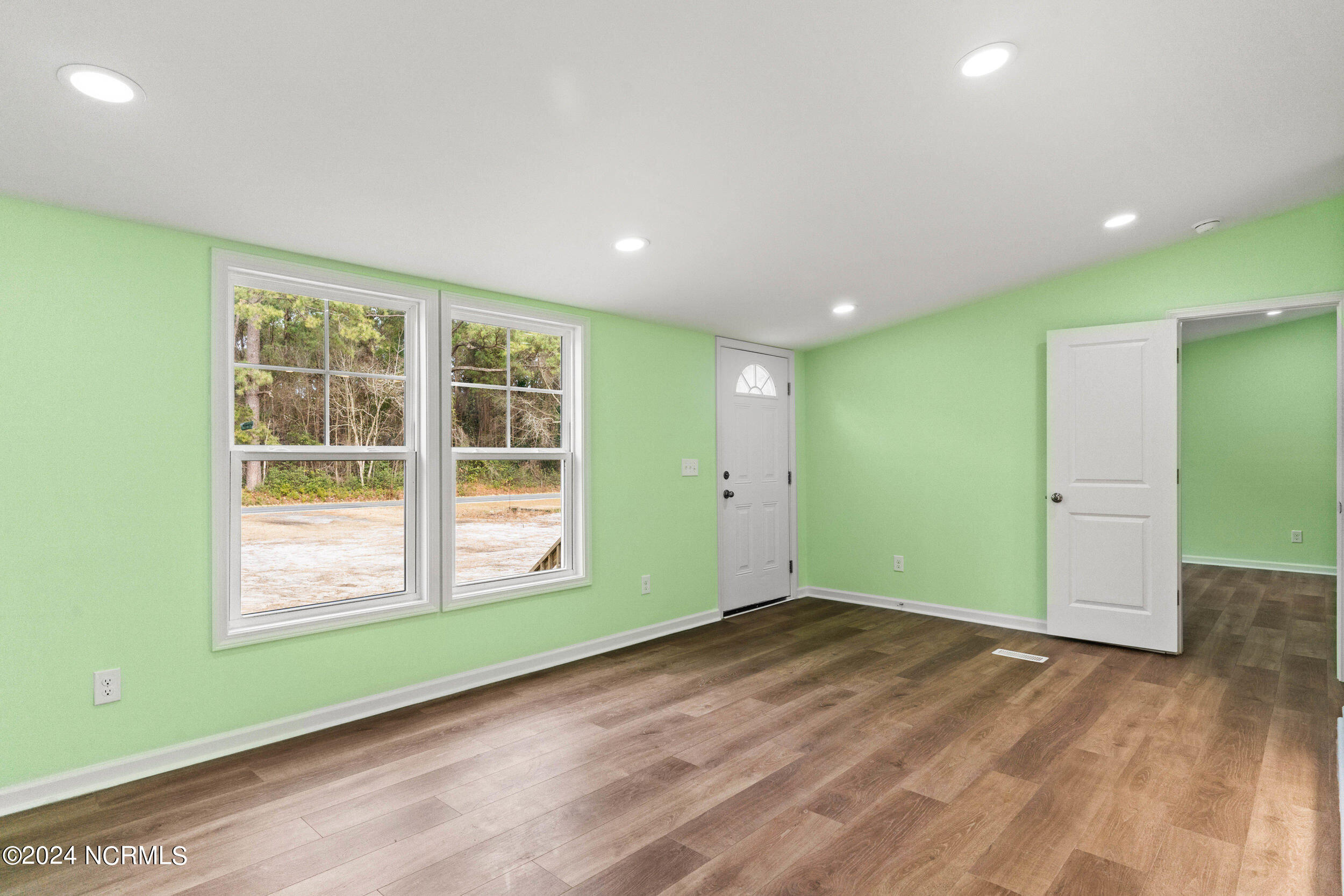 168 Stocking Head Road Rose Hill, NC 28458 - Photo 7 of 40 168stockingheadrd_00017