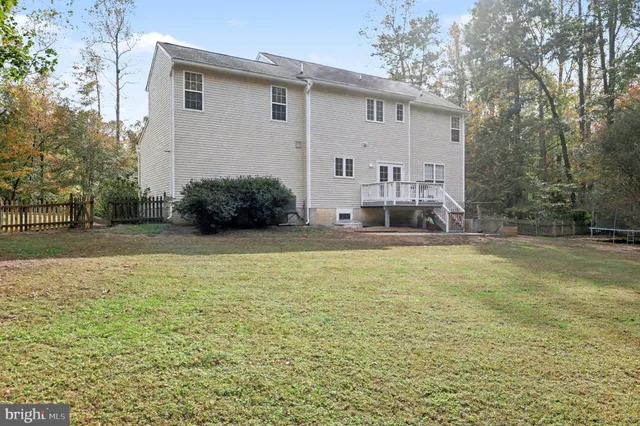 a house view with a outdoor space