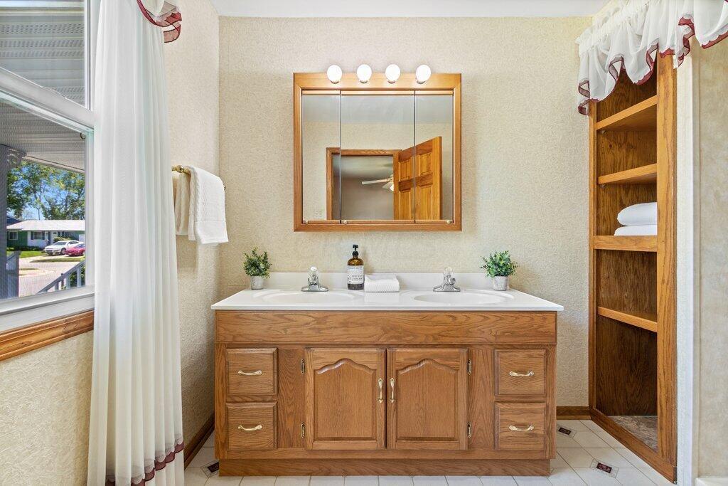 3931 Frazier Road West Columbus, OH 43207 - Photo 17 of 23 3931 Frazier Road West-18.jpg-SMALL
