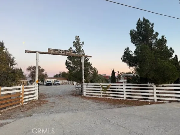 $1,850 | 16100 Navajo Road, Unit 2, Apple Valley, CA 92307