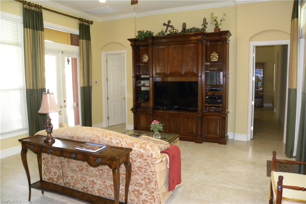 136 Hickory Road Naples, FL 34108 - Photo 21 of 34 Gallery Image 21