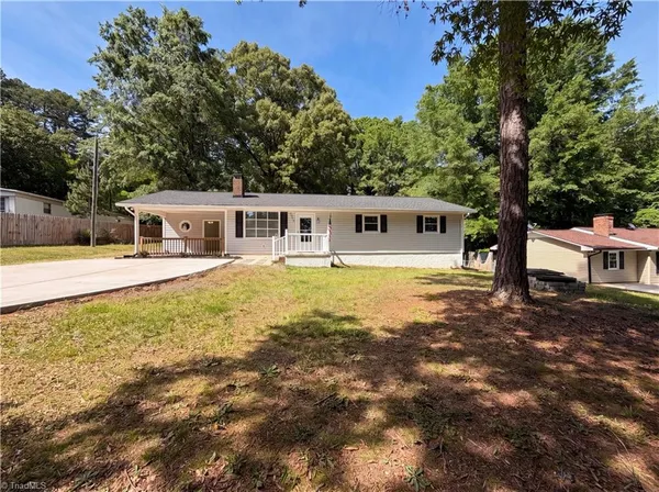$274,000 | 2815 Midpines Drive, Winston-Salem, NC 27127