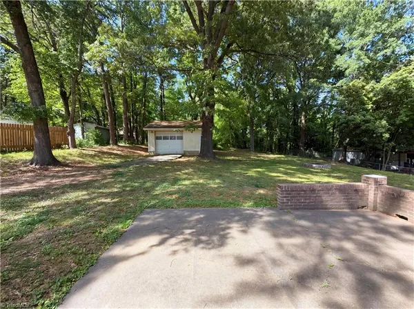 $274,000 | 2815 Midpines Drive, Winston-Salem, NC 27127