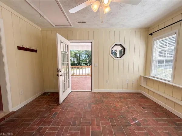 $274,000 | 2815 Midpines Drive, Winston-Salem, NC 27127