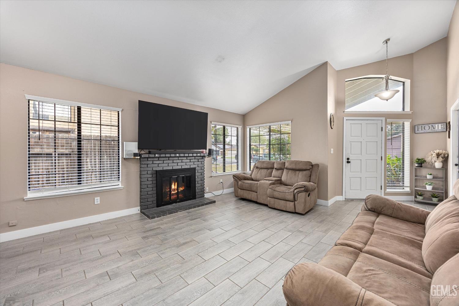 Undisclosed Address Bakersfield, CA 93309 - Photo 8 of 33 Gallery Image 8