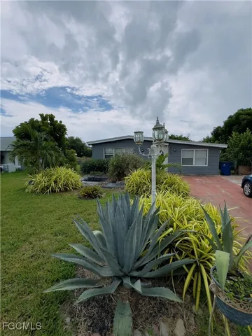 $1,350 | 913 Hudson Avenue, Lehigh Acres, FL 33936