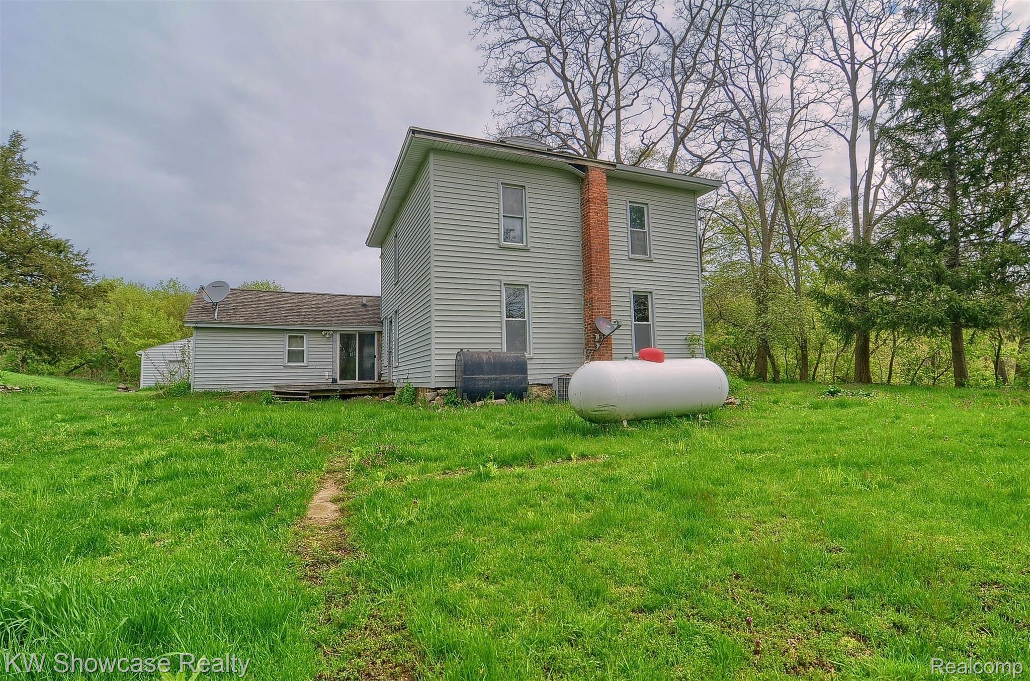 14188 Sharon Hollow Road Manchester, MI 48158 - Photo 27 of 42 28-Rear.jpg