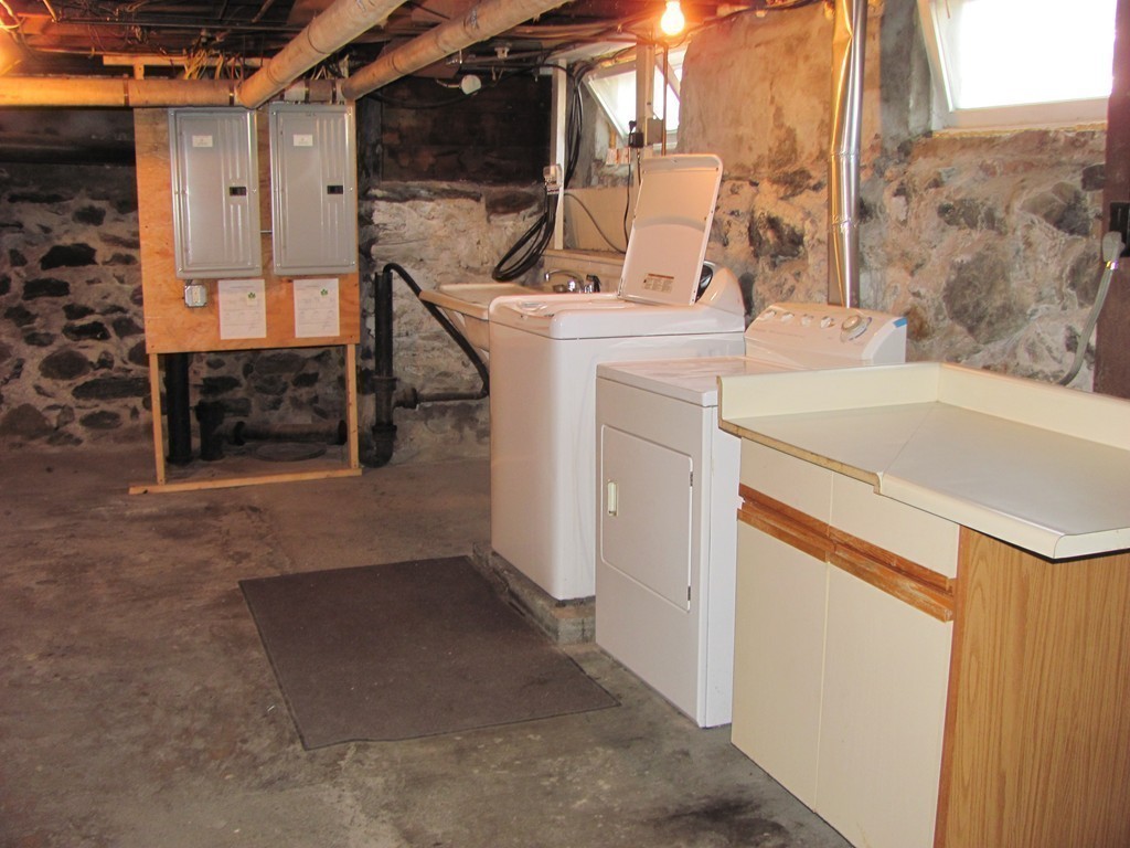 483 High Street Clinton, MA 01510 - Photo 26 of 29 Gallery Image 26