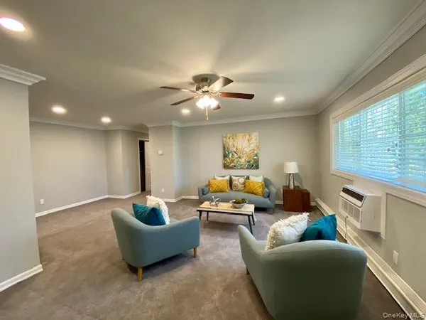 $2,995 | 327 Brook Avenue, Unit 3272B, Bay Shore, NY 11706