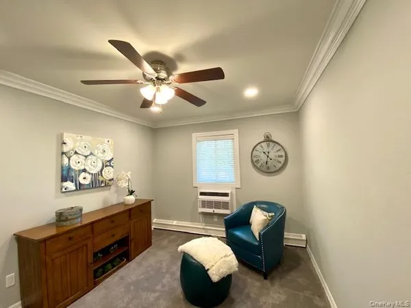 $2,995 | 327 Brook Avenue, Unit 3272B, Bay Shore, NY 11706