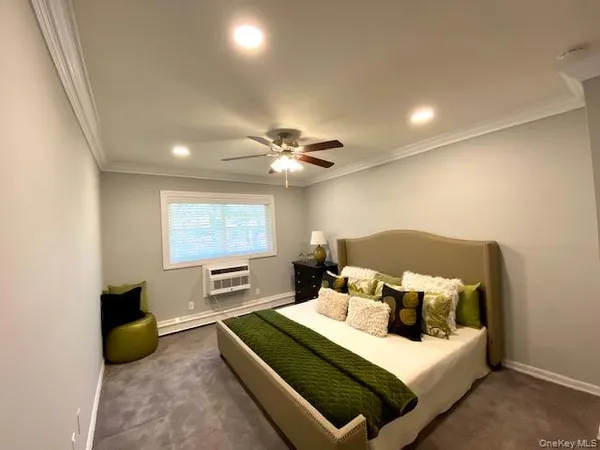 $2,995 | 327 Brook Avenue, Unit 3272B, Bay Shore, NY 11706