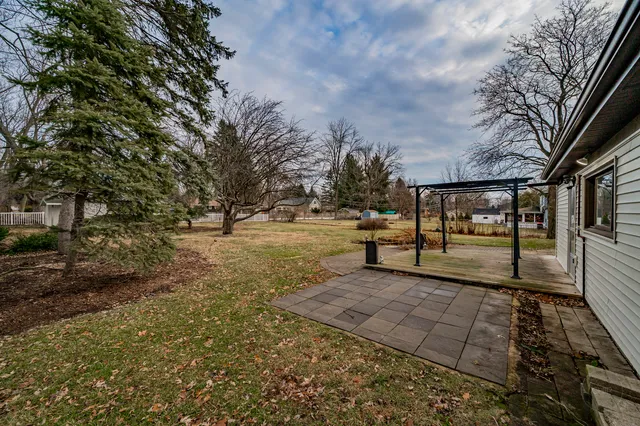 $425,000 | 28-w544 Forestview Drive, Warrenville, IL 60555