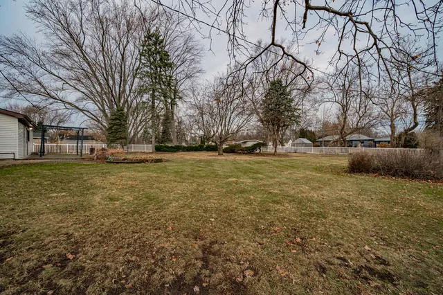 $425,000 | 28-w544 Forestview Drive, Warrenville, IL 60555