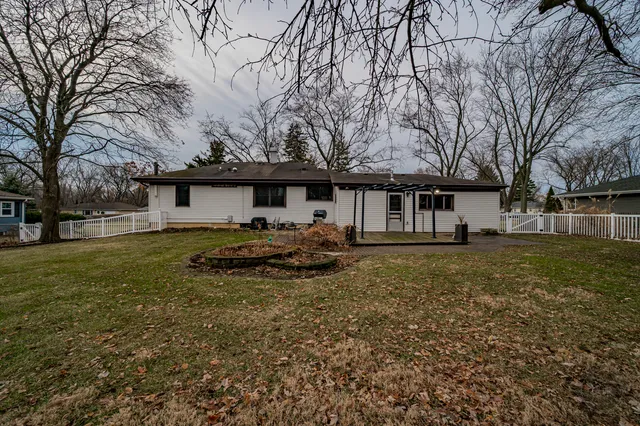 $425,000 | 28-w544 Forestview Drive, Warrenville, IL 60555