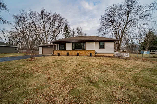 $425,000 | 28-w544 Forestview Drive, Warrenville, IL 60555