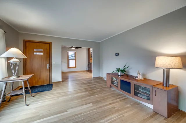 $425,000 | 28-w544 Forestview Drive, Warrenville, IL 60555